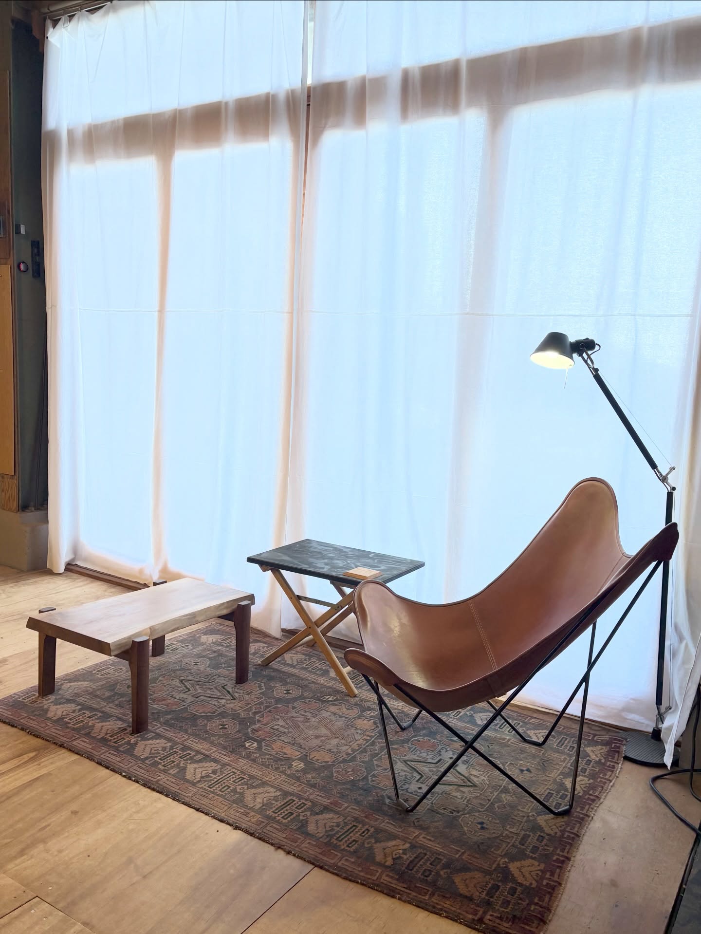 工房の日々。

ひとりで
続けてきた工房の改修工事も一段落。

リラックスしながら、
製作に集中できる環境になってきました。

　

　
　

　
　

#japantraditional #木工　#bkfchair