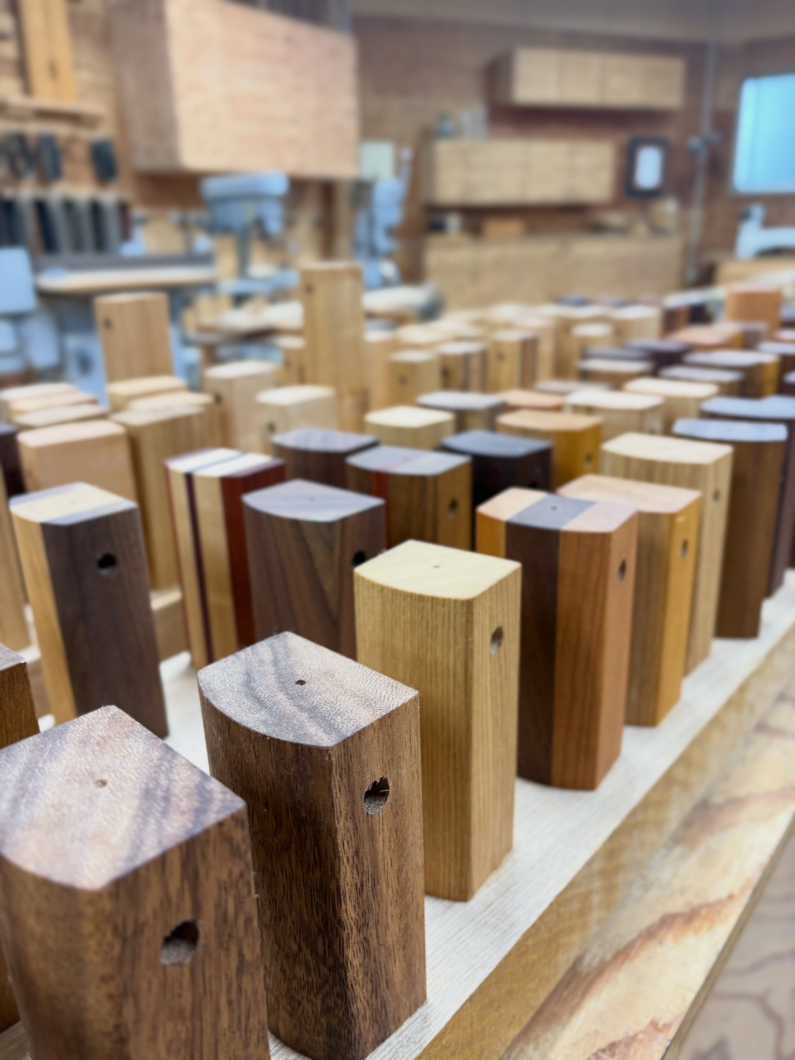 国展　彫刻部作品　「100+」　製作記

個性の違う人物像は101体ですが、
その並びは入れ替えながら
検討したいので、200体程度を用意します。

【国展　名古屋展】
5月19日〜5月24日
愛知県美術館ギャラリー

#国展
#国画会
