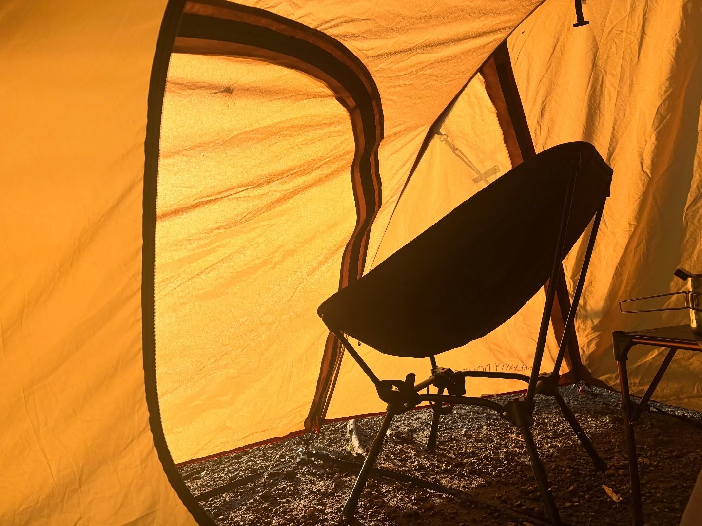 キャンプ場の朝。
テントの幕の内に日差しが届いてきました。

今日は心地良く
バイクツーリングが出来そうです。

#キャンプ場の朝 
#スノーピーク
#バイクツーリング